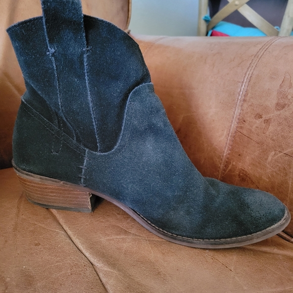 Dolce Vita Black Suede Cowboy Booties, sz 12. - Picture 7 of 7